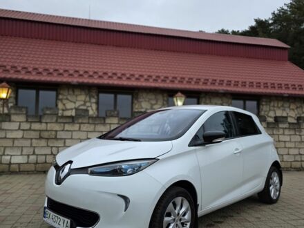 Белый Рено Зое, объемом двигателя 0 л и пробегом 107 тыс. км за 6400 $, фото 1 на Automoto.ua