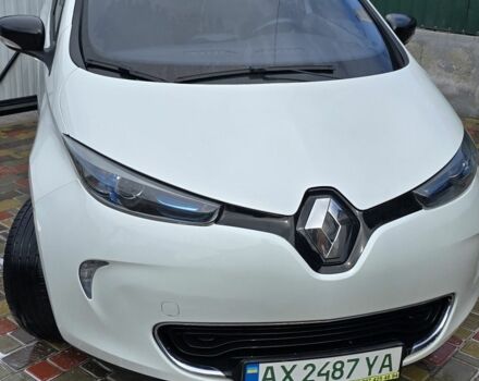 Белый Рено Зое, объемом двигателя 0 л и пробегом 110 тыс. км за 7026 $, фото 1 на Automoto.ua
