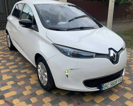 Белый Рено Зое, объемом двигателя 0 л и пробегом 126 тыс. км за 6700 $, фото 1 на Automoto.ua