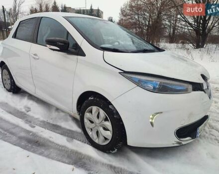 Белый Рено Зое, объемом двигателя 0 л и пробегом 134 тыс. км за 5300 $, фото 1 на Automoto.ua