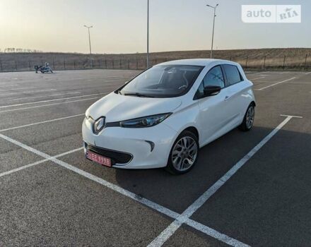 Белый Рено Зое, объемом двигателя 0 л и пробегом 54 тыс. км за 8000 $, фото 1 на Automoto.ua