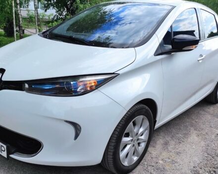 Белый Рено Зое, объемом двигателя 0 л и пробегом 95 тыс. км за 13999 $, фото 1 на Automoto.ua