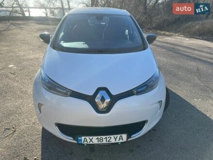 Белый Рено Зое, объемом двигателя 0 л и пробегом 134 тыс. км за 7200 $, фото 1 на Automoto.ua
