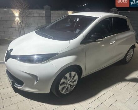 Белый Рено Зое, объемом двигателя 0 л и пробегом 149 тыс. км за 6950 $, фото 1 на Automoto.ua