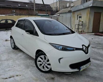 Белый Рено Зое, объемом двигателя 0 л и пробегом 117 тыс. км за 7500 $, фото 1 на Automoto.ua