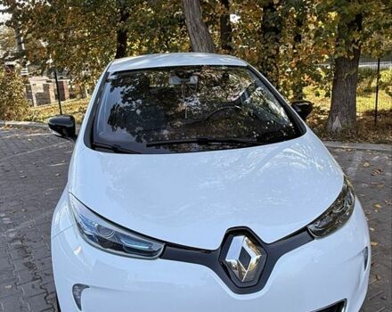 Белый Рено Зое, объемом двигателя 0 л и пробегом 79 тыс. км за 7522 $, фото 1 на Automoto.ua