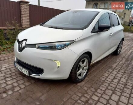 Белый Рено Зое, объемом двигателя 0 л и пробегом 110 тыс. км за 7000 $, фото 1 на Automoto.ua