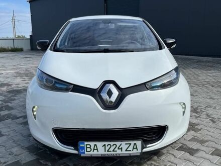 Белый Рено Зое, объемом двигателя 0 л и пробегом 139 тыс. км за 7500 $, фото 1 на Automoto.ua