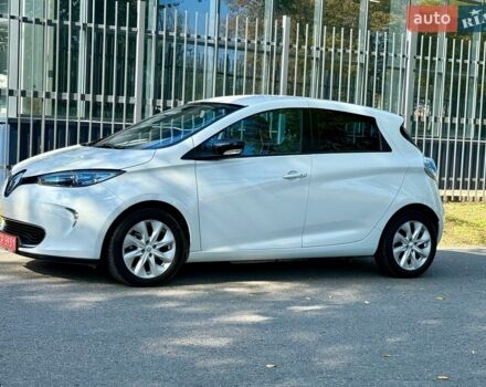 Белый Рено Зое, объемом двигателя 0 л и пробегом 48 тыс. км за 8300 $, фото 1 на Automoto.ua