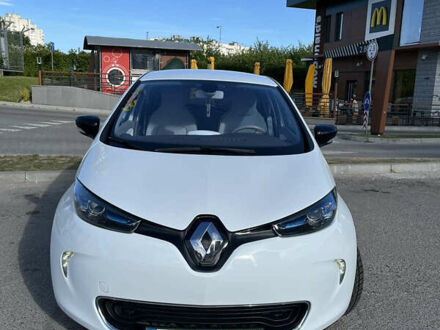 Белый Рено Зое, объемом двигателя 0 л и пробегом 61 тыс. км за 7900 $, фото 1 на Automoto.ua