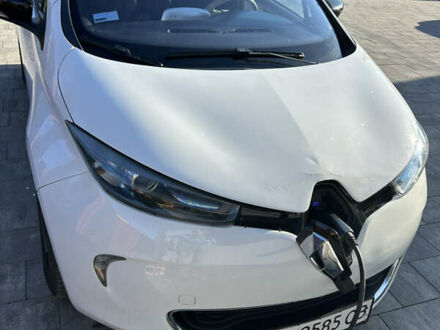Рено Зое 2015 у Ужгороді на Automoto.ua Білий Рено Зое, об'ємом двигуна 0 л та пробігом 324 тис. км за 4500 $, фото 1 на Automoto.ua