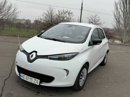 Белый Рено Зое, объемом двигателя 0 л и пробегом 110 тыс. км за 5800 $, фото 1 на Automoto.ua