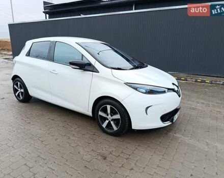 Белый Рено Зое, объемом двигателя 0 л и пробегом 163 тыс. км за 5850 $, фото 1 на Automoto.ua