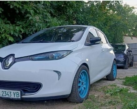 Белый Рено Зое, объемом двигателя 0 л и пробегом 158 тыс. км за 6114 $, фото 1 на Automoto.ua