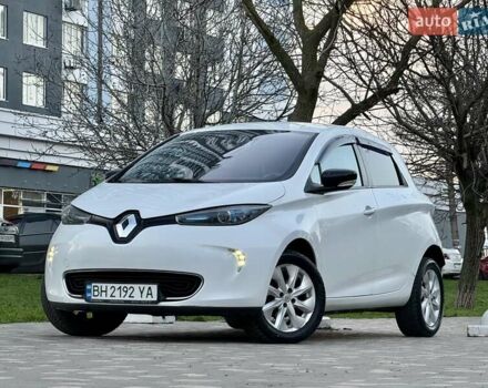 Белый Рено Зое, объемом двигателя 0 л и пробегом 147 тыс. км за 5999 $, фото 1 на Automoto.ua