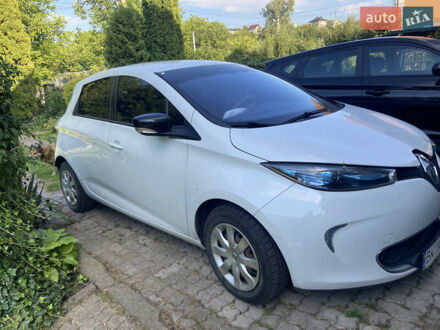 Белый Рено Зое, объемом двигателя 0 л и пробегом 96 тыс. км за 6900 $, фото 1 на Automoto.ua
