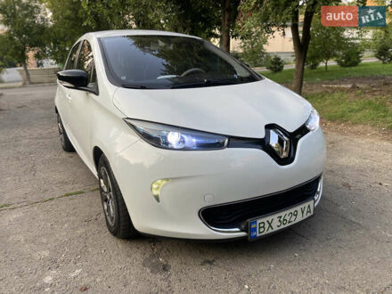 Рено Зое 2015 у Хмельницькому на Automoto.ua Білий Рено Зое, об'ємом двигуна 0 л та пробігом 98 тис. км за 6999 $, фото 1 на Automoto.ua