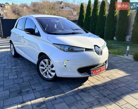 Белый Рено Зое, объемом двигателя 0 л и пробегом 106 тыс. км за 6250 $, фото 1 на Automoto.ua