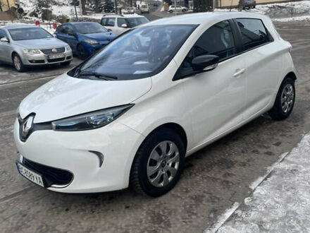 Белый Рено Зое, объемом двигателя 0 л и пробегом 94 тыс. км за 7000 $, фото 1 на Automoto.ua