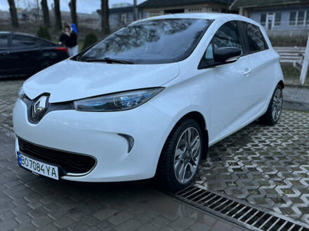 Белый Рено Зое, объемом двигателя 0 л и пробегом 159 тыс. км за 7600 $, фото 1 на Automoto.ua