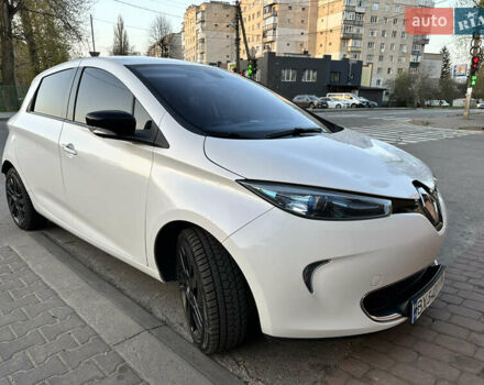 Белый Рено Зое, объемом двигателя 0 л и пробегом 127 тыс. км за 5800 $, фото 1 на Automoto.ua