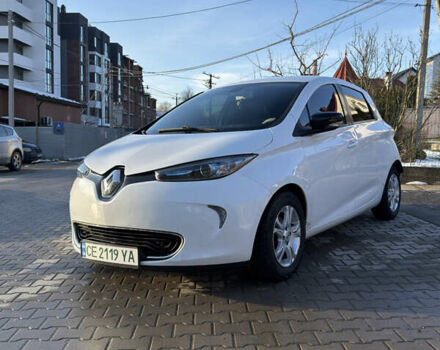 Белый Рено Зое, объемом двигателя 0 л и пробегом 90 тыс. км за 6400 $, фото 1 на Automoto.ua