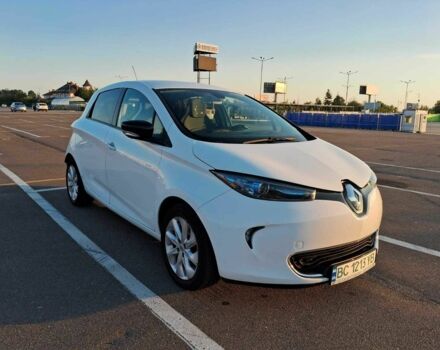 Белый Рено Зое, объемом двигателя 0 л и пробегом 93 тыс. км за 7500 $, фото 1 на Automoto.ua