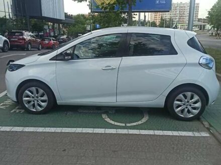 Белый Рено Зое, объемом двигателя 0 л и пробегом 118 тыс. км за 7500 $, фото 1 на Automoto.ua