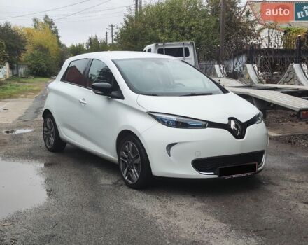 Белый Рено Зое, объемом двигателя 0 л и пробегом 75 тыс. км за 7800 $, фото 1 на Automoto.ua