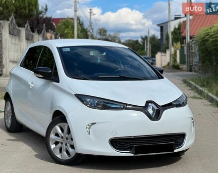 Белый Рено Зое, объемом двигателя 0 л и пробегом 348 тыс. км за 6000 $, фото 1 на Automoto.ua