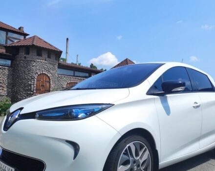 Белый Рено Зое, объемом двигателя 0 л и пробегом 82 тыс. км за 8100 $, фото 1 на Automoto.ua