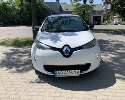 Белый Рено Зое, объемом двигателя 0 л и пробегом 200 тыс. км за 4300 $, фото 1 на Automoto.ua