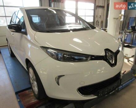Белый Рено Зое, объемом двигателя 0 л и пробегом 45 тыс. км за 6200 $, фото 1 на Automoto.ua