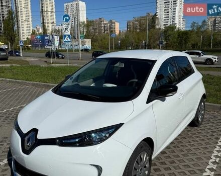 Белый Рено Зое, объемом двигателя 0 л и пробегом 85 тыс. км за 6800 $, фото 1 на Automoto.ua