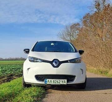 Белый Рено Зое, объемом двигателя 0 л и пробегом 163 тыс. км за 7950 $, фото 1 на Automoto.ua
