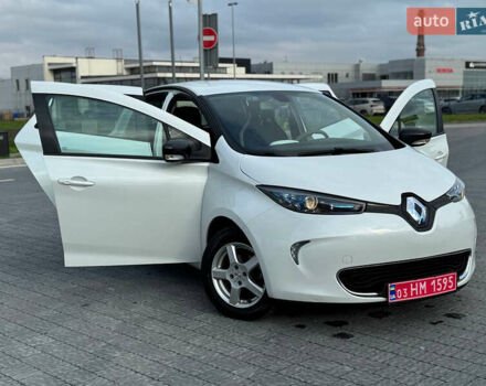 Білий Рено Зое, об'ємом двигуна 0 л та пробігом 164 тис. км за 5999 $, фото 1 на Automoto.ua