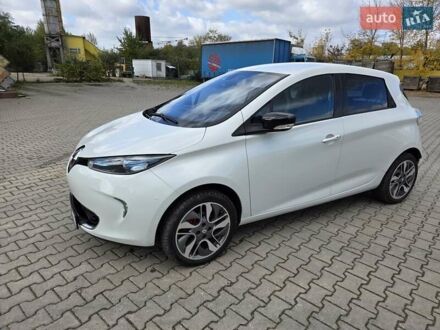 Белый Рено Зое, объемом двигателя 0 л и пробегом 147 тыс. км за 5900 $, фото 1 на Automoto.ua
