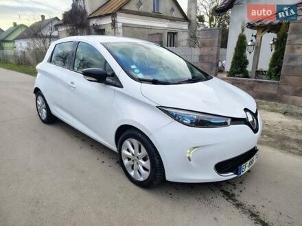 Белый Рено Зое, объемом двигателя 0 л и пробегом 40 тыс. км за 6900 $, фото 1 на Automoto.ua