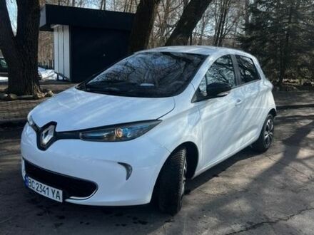 Белый Рено Зое, объемом двигателя 0 л и пробегом 111 тыс. км за 5650 $, фото 1 на Automoto.ua
