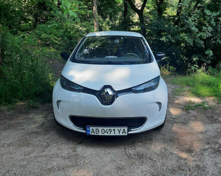 Белый Рено Зое, объемом двигателя 0 л и пробегом 140 тыс. км за 9500 $, фото 1 на Automoto.ua