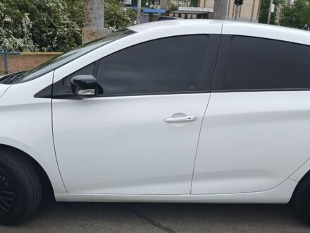 Білий Рено Зое, об'ємом двигуна 0 л та пробігом 330 тис. км за 6900 $, фото 1 на Automoto.ua