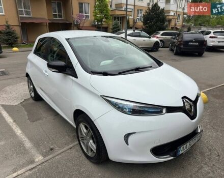 Белый Рено Зое, объемом двигателя 0 л и пробегом 177 тыс. км за 6500 $, фото 1 на Automoto.ua
