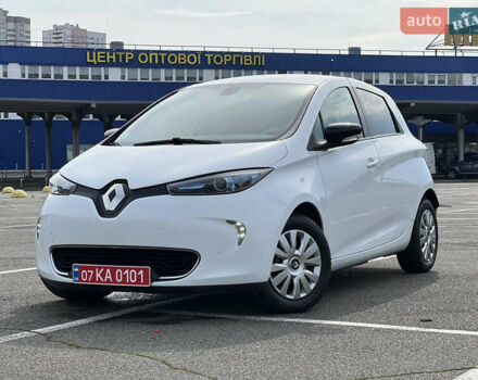 Белый Рено Зое, объемом двигателя 0 л и пробегом 80 тыс. км за 6800 $, фото 1 на Automoto.ua