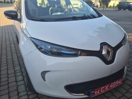 Белый Рено Зое, объемом двигателя 0 л и пробегом 84 тыс. км за 7400 $, фото 1 на Automoto.ua
