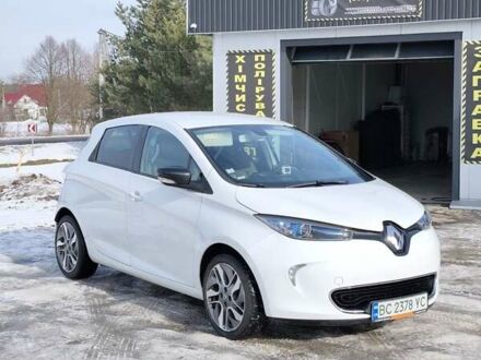 Белый Рено Зое, объемом двигателя 0 л и пробегом 106 тыс. км за 6800 $, фото 1 на Automoto.ua