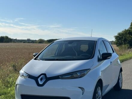 Белый Рено Зое, объемом двигателя 0 л и пробегом 66 тыс. км за 7200 $, фото 1 на Automoto.ua