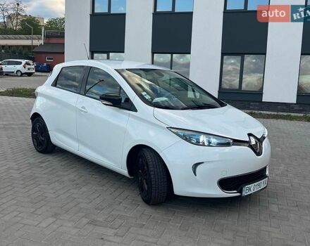 Білий Рено Зое, об'ємом двигуна 0 л та пробігом 125 тис. км за 6300 $, фото 1 на Automoto.ua