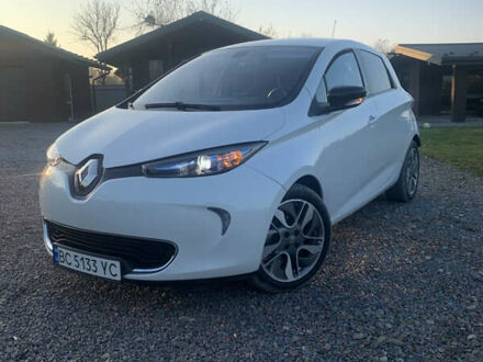 Белый Рено Зое, объемом двигателя 0 л и пробегом 85 тыс. км за 5950 $, фото 1 на Automoto.ua