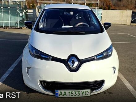 Белый Рено Зое, объемом двигателя 0 л и пробегом 192 тыс. км за 5700 $, фото 1 на Automoto.ua