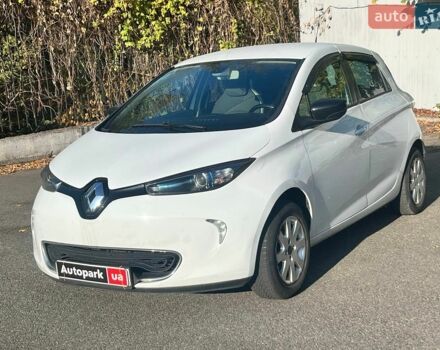Белый Рено Зое, объемом двигателя 0 л и пробегом 281 тыс. км за 6490 $, фото 1 на Automoto.ua
